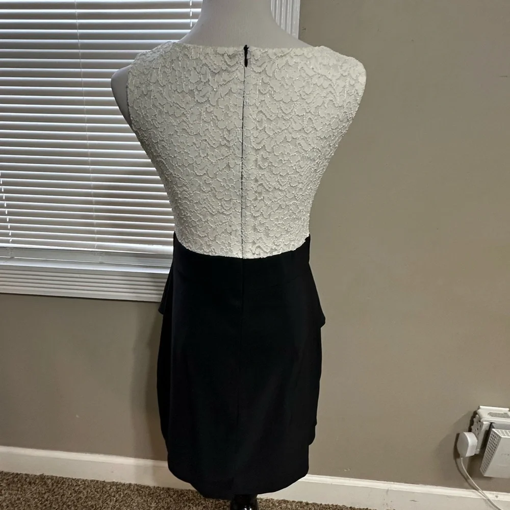 Elegant Black and White Sleeveless Dress‎ women’s size 8P connected apparel